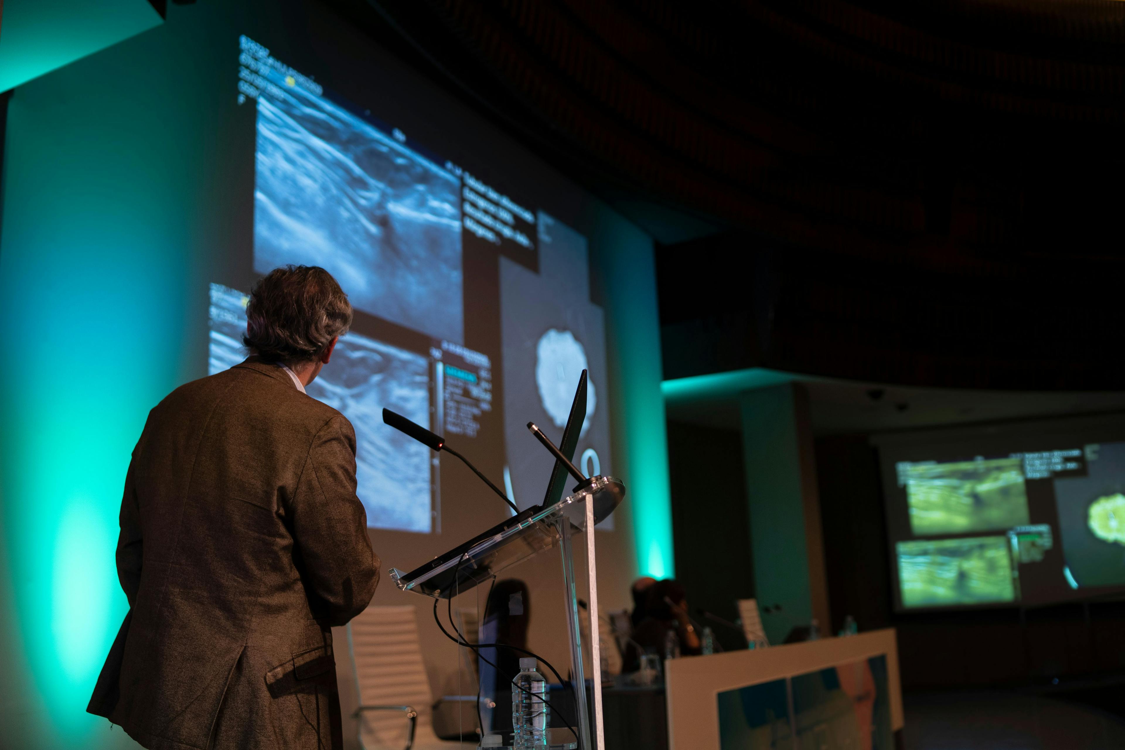 Presentation at medical conference -- Image credit: Aydan | stock.adobe.com